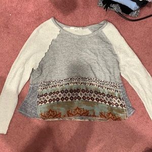 Trendy long sleeve top ✨